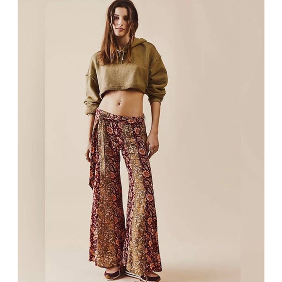 Free People Bali Sultry Boho Floral Wide Leg Flare Pants Athena Size Large - Picture 1 of 5